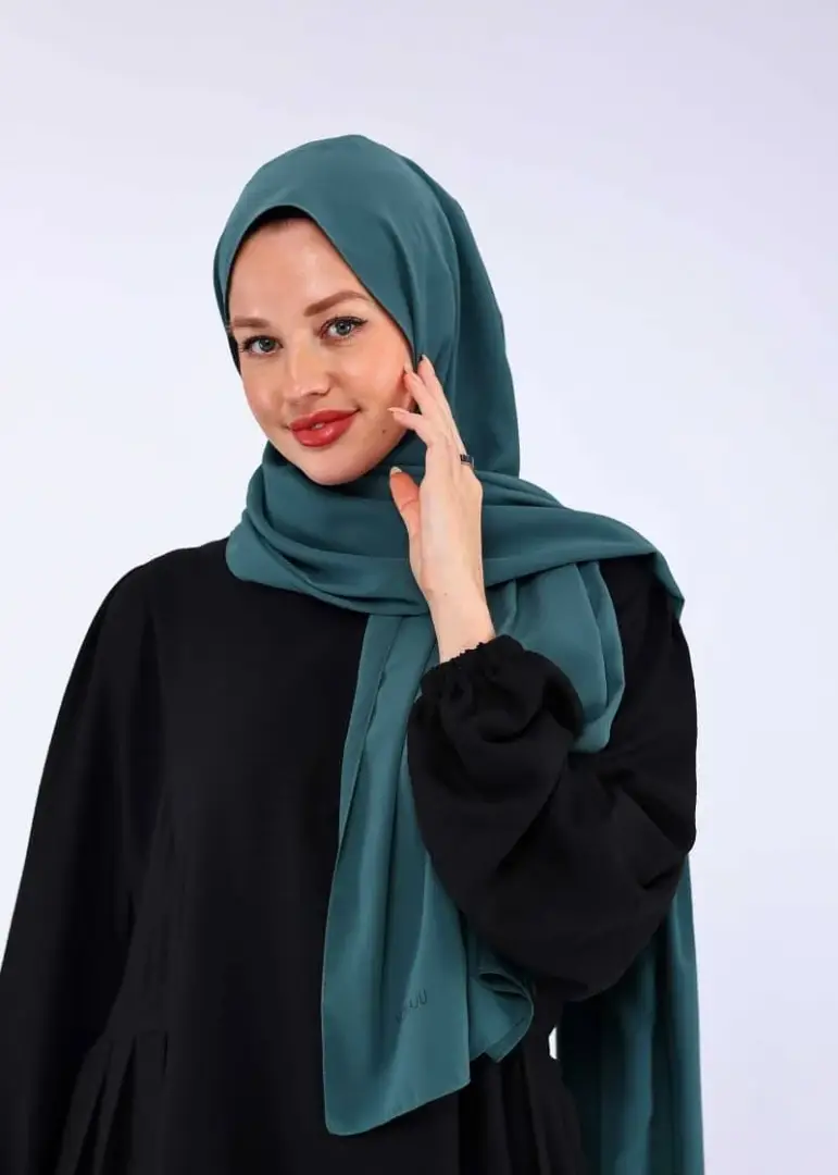 vonaju-novaqi-dark-slate-green