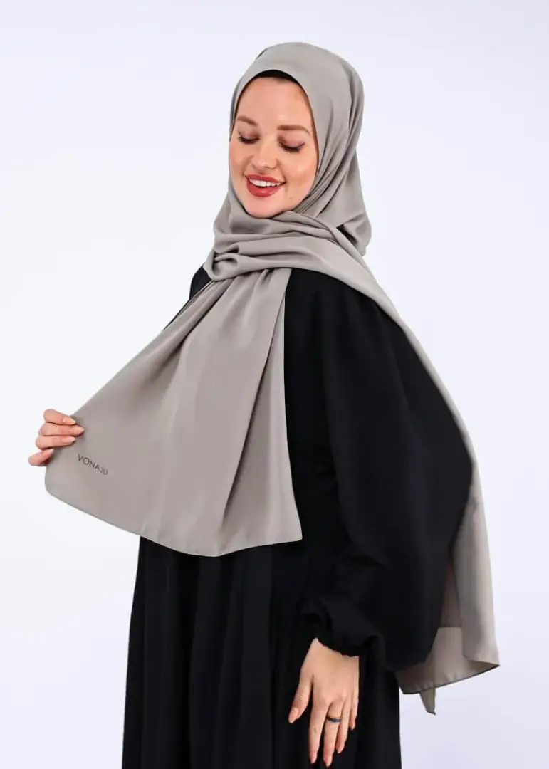 vonaju-novaqi-pale-green