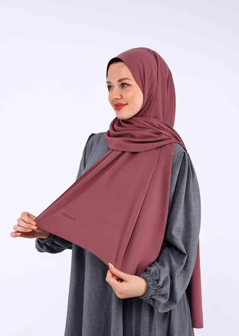 vonaju-novaqi-rosy-finsh