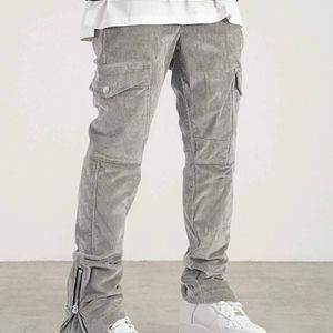 pantalon-en-velours-cotele-avec-poche-a-rabat