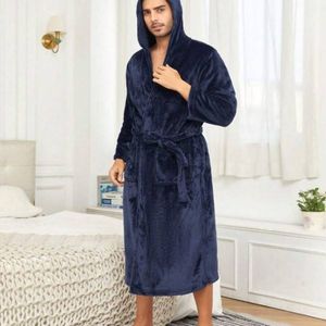 Peignoir à capuche en flanelle pour hommes