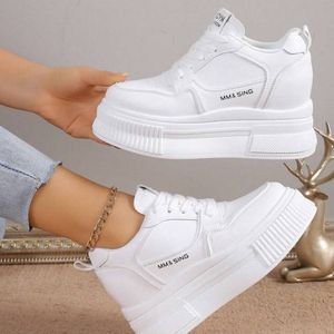 baskets-epaisses-a-plateforme-pour-femmes