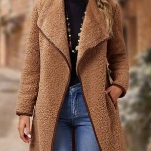 manteau-teddy-a-col-cascade-et-reliure-contrastee-emery-rose