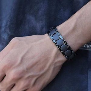 Bracelet pour homme en acier titane en forme de football en acier pur fait à la main