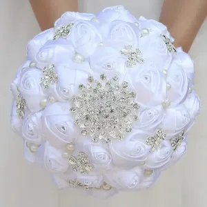 Bouquet de satin de mariée avec fausses perles et strass