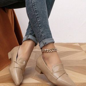 chaussures-plates-mocassins-a-bout-pointu-pour-femmes-a-la-mode