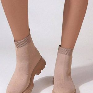 2024-bottes-courtes-de-sport-decontractees-pour-femmes