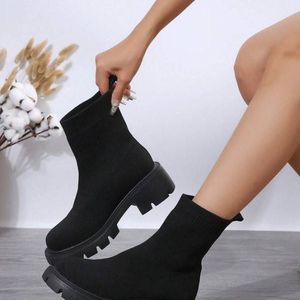 chaussures-a-enfiler-a-semelles-epaisses-pour-femmes