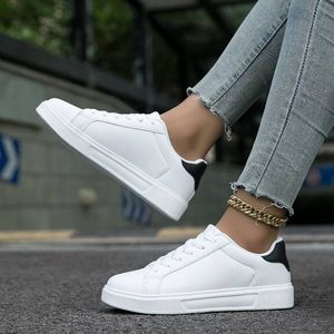 chaussures-de-sport-blanches-decontractees-pour-hommes