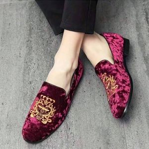 mocassins-a-enfiler-de-style-professionnel-britannique-a-la-mode