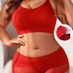 Ensemble de sous-vêtements grande taille avec soutien-gorge sans armatures
