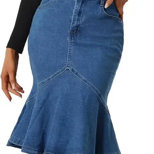 jupe-en-jean-taille-haute-coupe-skinny-a-ourlet-volante-bleu-delave-un