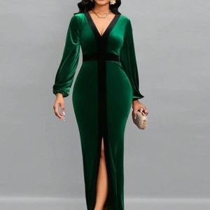 robe-en-velours-fendue-sur-la-cuisse-avec-bordure-contrastee