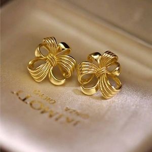 1 paire de boucles d'oreilles ajourées en argent Sterling à la mode et élégantes pour femmes