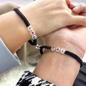 1 paire de bracelets lumineux à fermeture magnétique, cœur d'amour et Alphabet, cadeau de Couple