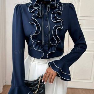 chemise-a-manches-cloche-pour-femme