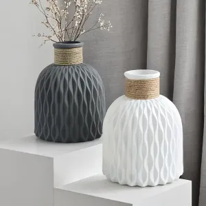 vase-geometrique-moderne-en-plastique