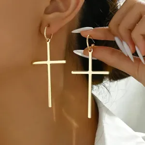 1 paire de boucles d'oreilles en forme de croix exagérées