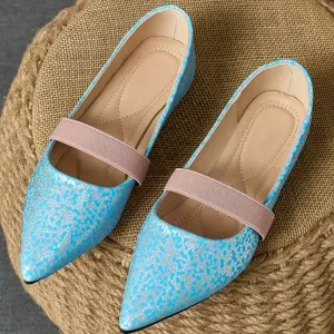 chaussures-bleues-tendance-a-talon-plat-et-pointu-pour-femme