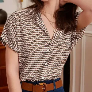 chemise-elegante-a-manches-courtes-et-col-a-revers-pour-femme