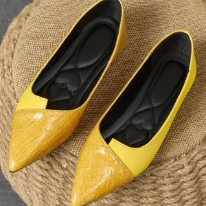 paire-descarpins-jaunes-elegants-et-polyvalents-a-talon-plat