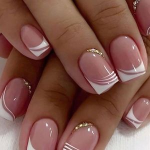 Transformez vos ongles avec un ensemble de faux ongles à couverture complète avec strass carrés courts, 24 pièces