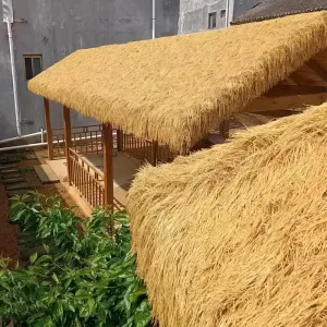 Toiture en gazon artificiel ignifuge, idéale pour les palapas mexicains