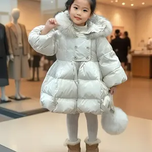 manteaudhiverpourfillesaveccapucheetbordureenfourrure