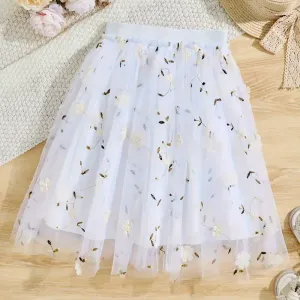 Adorable robe princesse à fleurs en tulle et jupe courte