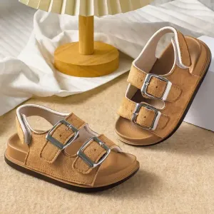 Nouvelles pantoufles unies, simples et élégantes, parfaites pour la maison