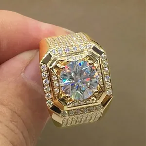 Bague pour homme ornée d'une grande pierre de naissance en zircon synthétique