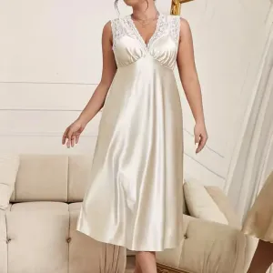 Nuisette élégante pour femme, épaules dénudées, ornée de dentelle - Robe de nuit dos nu
